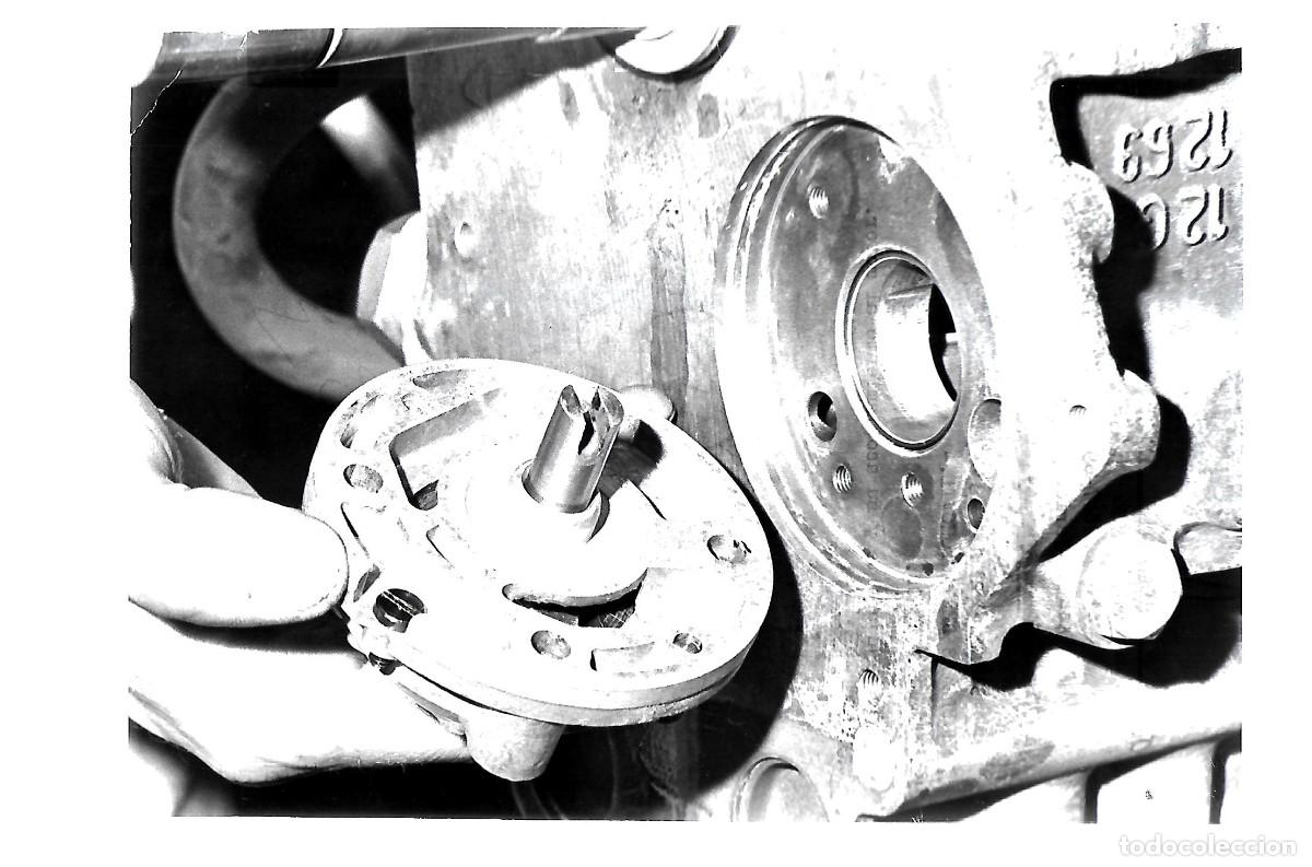 Automobili e Motociclette: M38-FOTO COCHE LUBRICACION BOMBA DE ACEITE ACOPLADA AL MOTOR FOTO-VELOCIDAD DEL 26-7-1.969