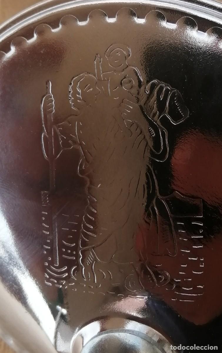 Autos und Motorr&auml;der: Antiguo espejo retrovisor motocicleta con grabado de San Cristobal