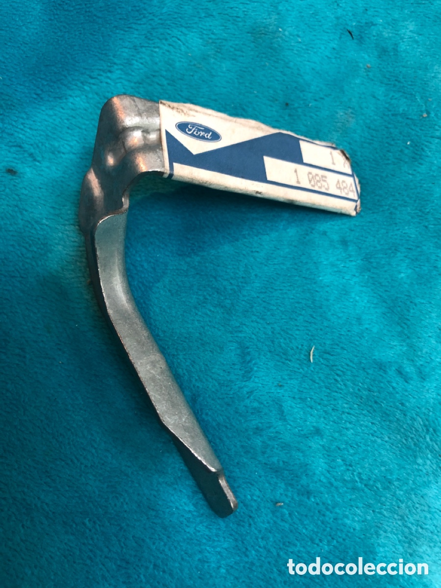 Autos und Motorr&auml;der: SOPORTE PUERTA MALETERO-1085484 ( FORD FOCUS del 98 al 2005-Berlina 3/5 puertas )