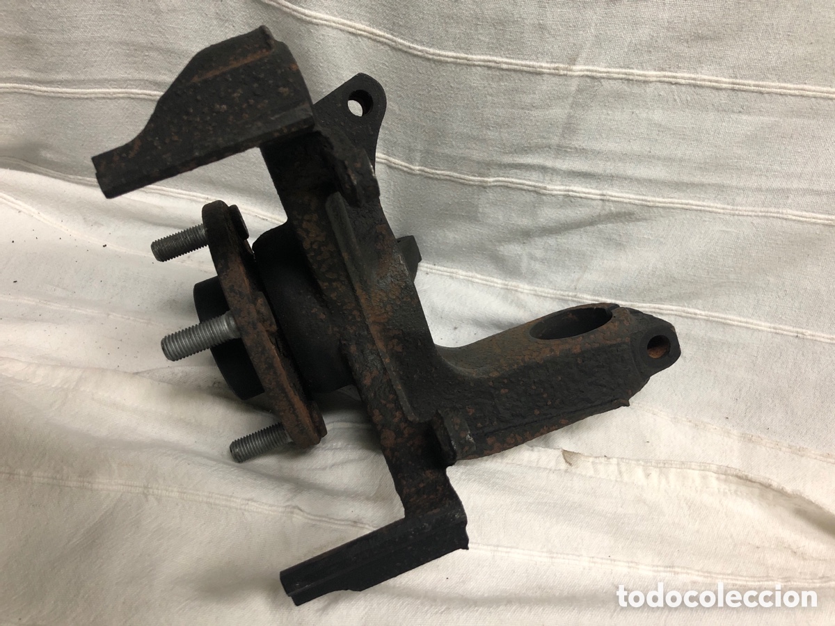 Autos und Motorr&auml;der: MANGUETA COMPLETA CON BUJE DELANTERA DERECHA ( FORD FOCUS 5 puertas)