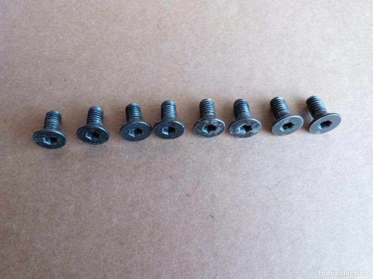 Autos und Motorr&auml;der: Lote 8 tornillos allen de volante deportivo Formuling Ranz Momo o similares