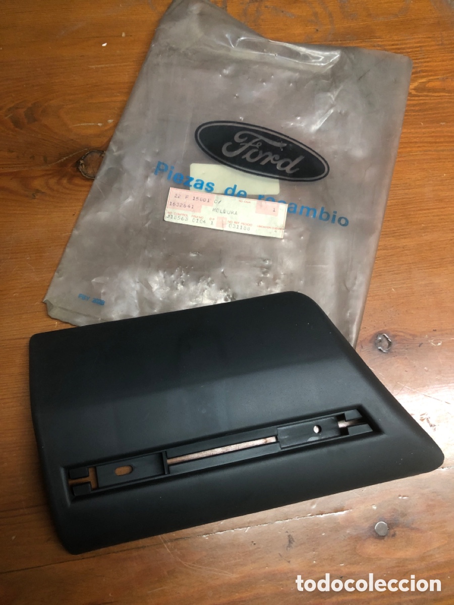 Autos und Motorr&auml;der: MOLDURA IZQUIERDA GUARDABARROS DELANTERO-1632641 ( FORD FIESTA del 83 al 88 )