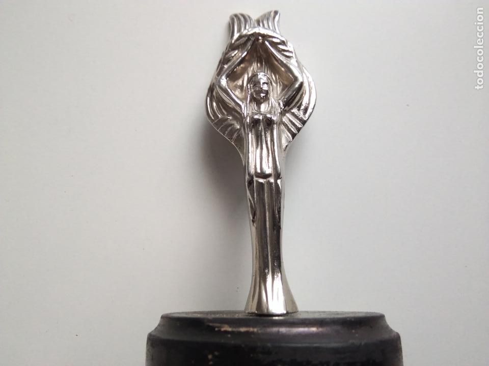 Voitures et Motocyclettes: MASCOTA COCHE ANTIGUO