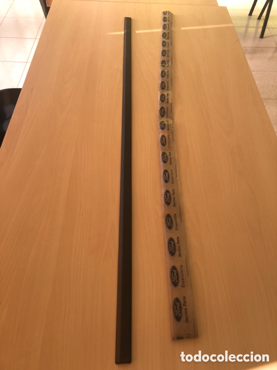 Automobili e Motociclette: MOLDURA AUTOADHESIVA DERECHA PUERTA DELANTERA-1654527 ( FORD ESCORT-ORION 80-86 )