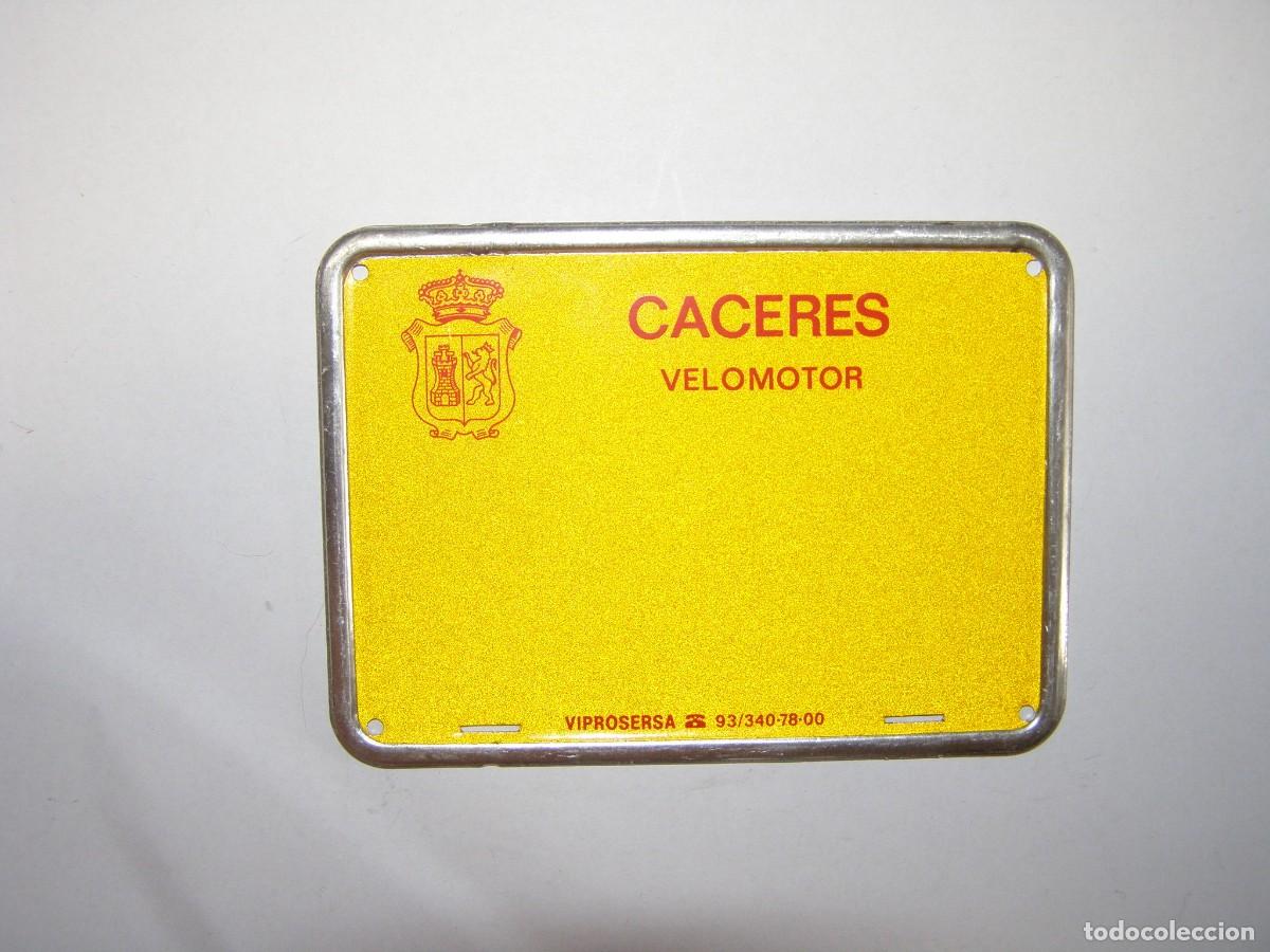 Autos und Motorr&auml;der: Placa matr&iacute;cula moto velomotor, C&aacute;ceres, a&ntilde;os 80.