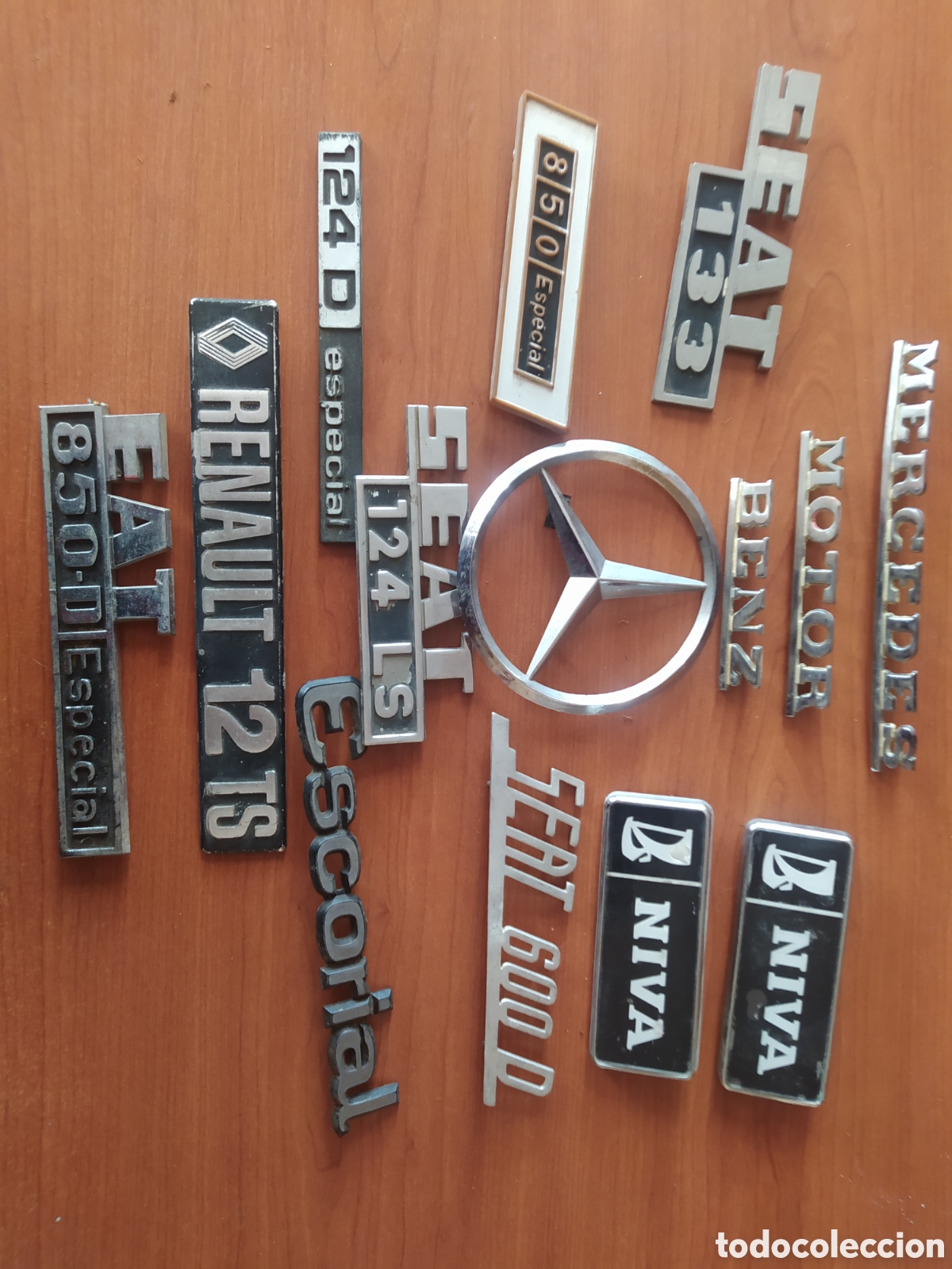 Carros e motociclos: Anagrama coches antiguos