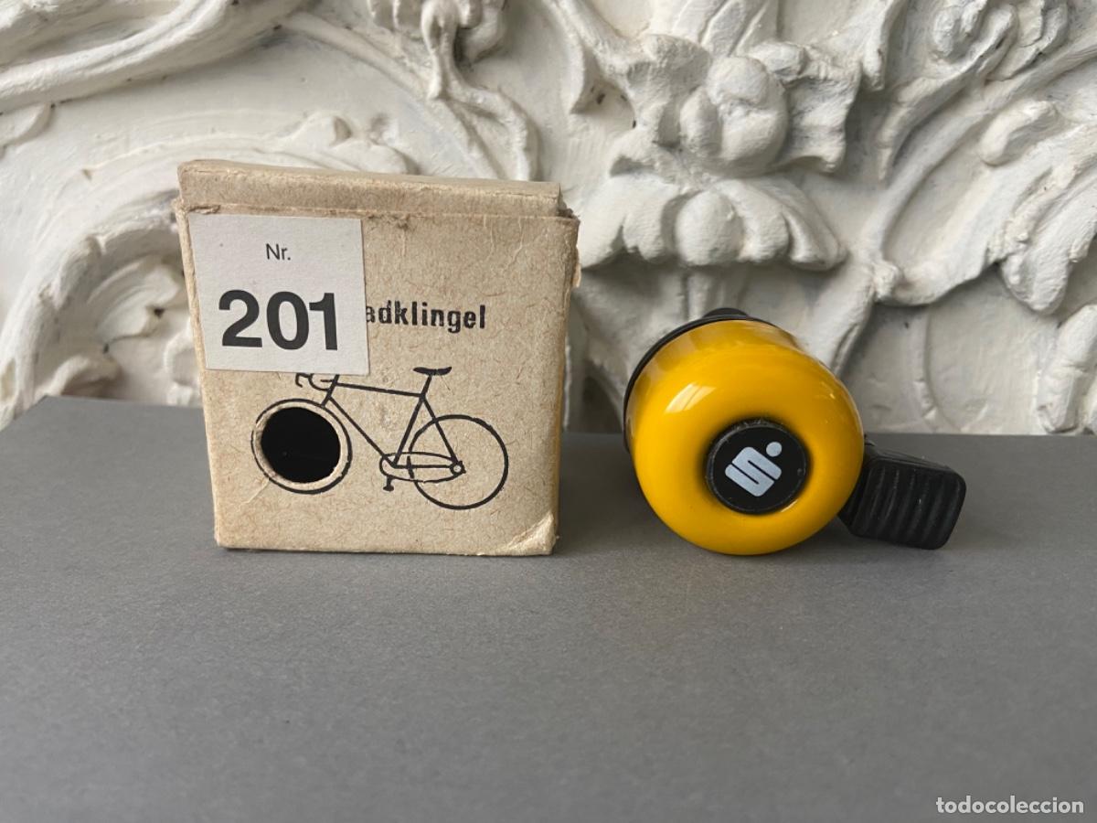 Autos und Motorr&auml;der: C159. Timbre bicicleta amarillo. Germany...