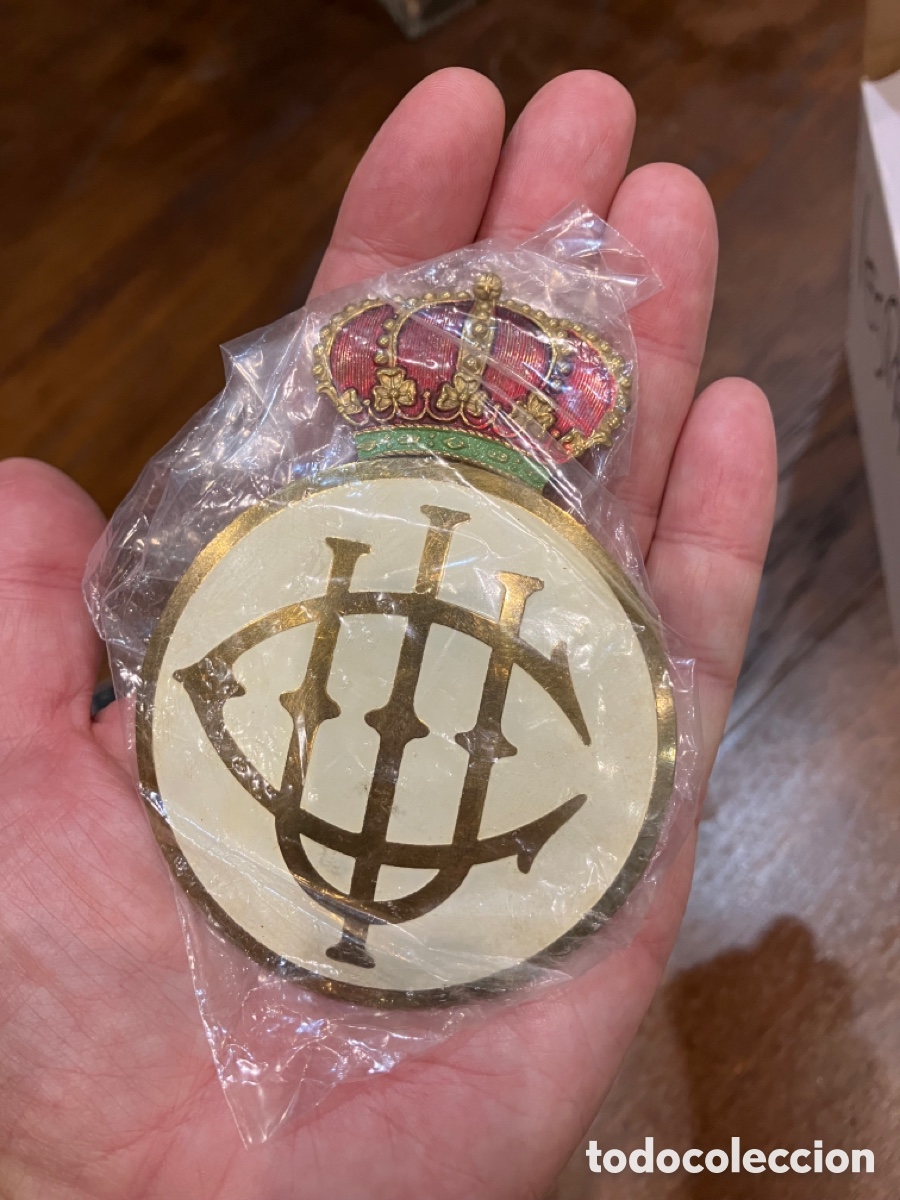 Voitures et Motocyclettes: Insignia de f&uacute;tbol Irun