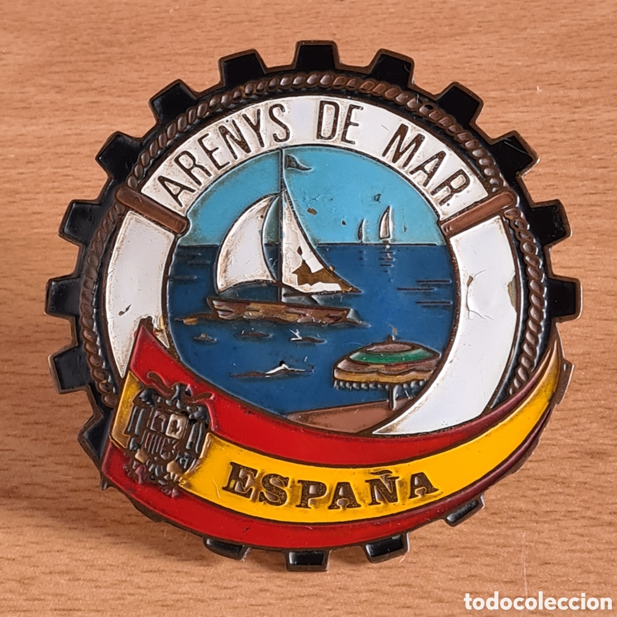 Autos und Motorr&auml;der: Placa Met&aacute;lica para Coche Arenys de Mar Bandera y Escudo Espa&ntilde;a - &Aacute;guila Falange - Maresme Franco