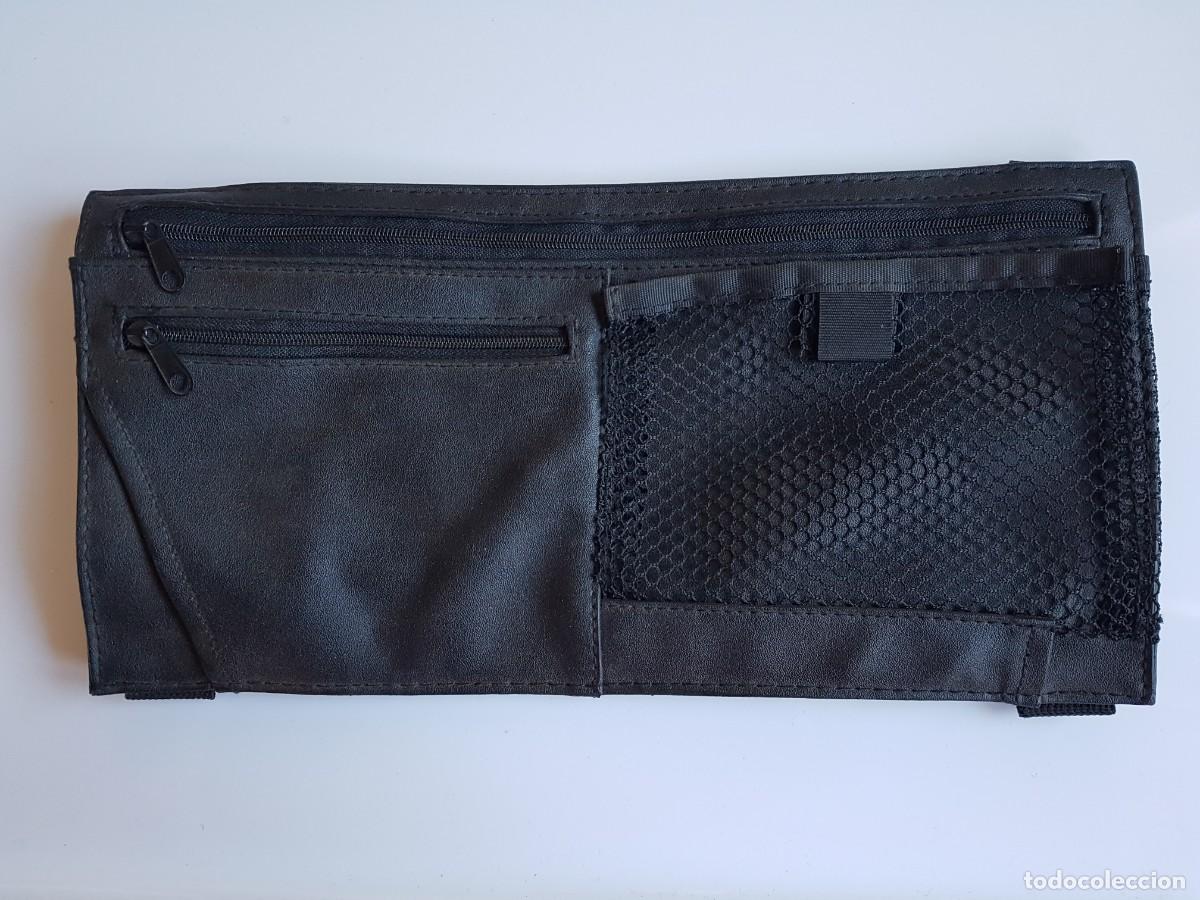 Autos und Motorr&auml;der: PORTA OBJETOS PARA EL PARASOL DEL COCHE. fabricado de cuero.