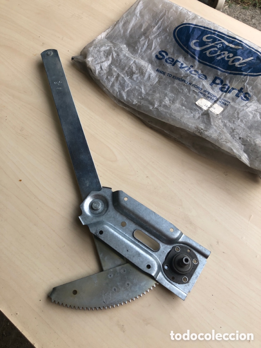 Autos und Motorr&auml;der: ALZACRISTALES DERECHO-1640838 ( FORD FIESTA del 76 al 89 )