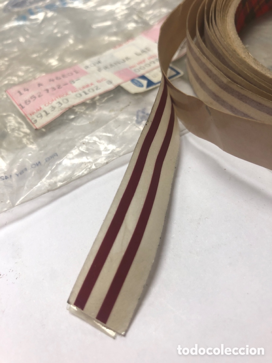 Autos und Motorr&auml;der: FRANJA LATERAL ROJO DE BURDEOS -1652732- 4,50 mtrs, ( FORD ESCORT del 88 al 90- 4 y 5 puertas