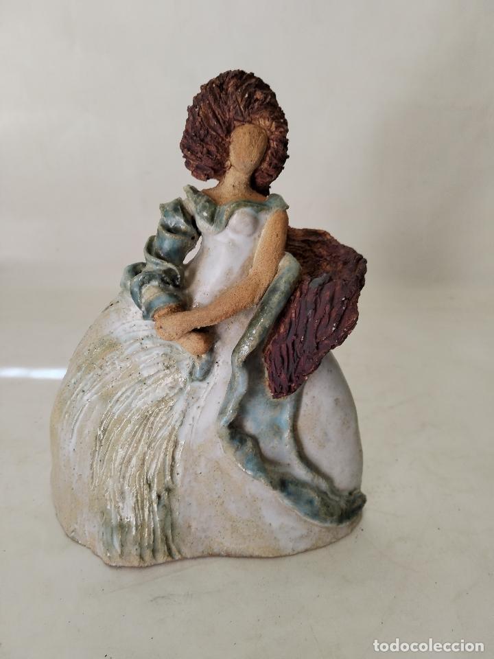 Autos und Motorr&auml;der: menina terracota firmada