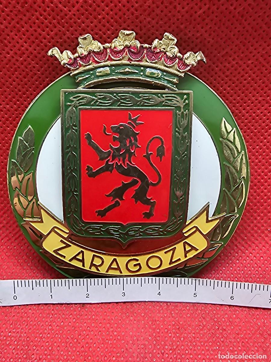 Automobili e Motociclette: Placa anagrama escudo Ciudad zaragoza autom&oacute;vil rejilla logo emblema coche