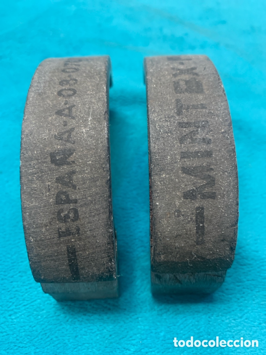 Autos und Motorr&auml;der: JUEGO ZAPATAS FREN&Oacute; DE MANO ( SEAT 1400 C - 1500 )