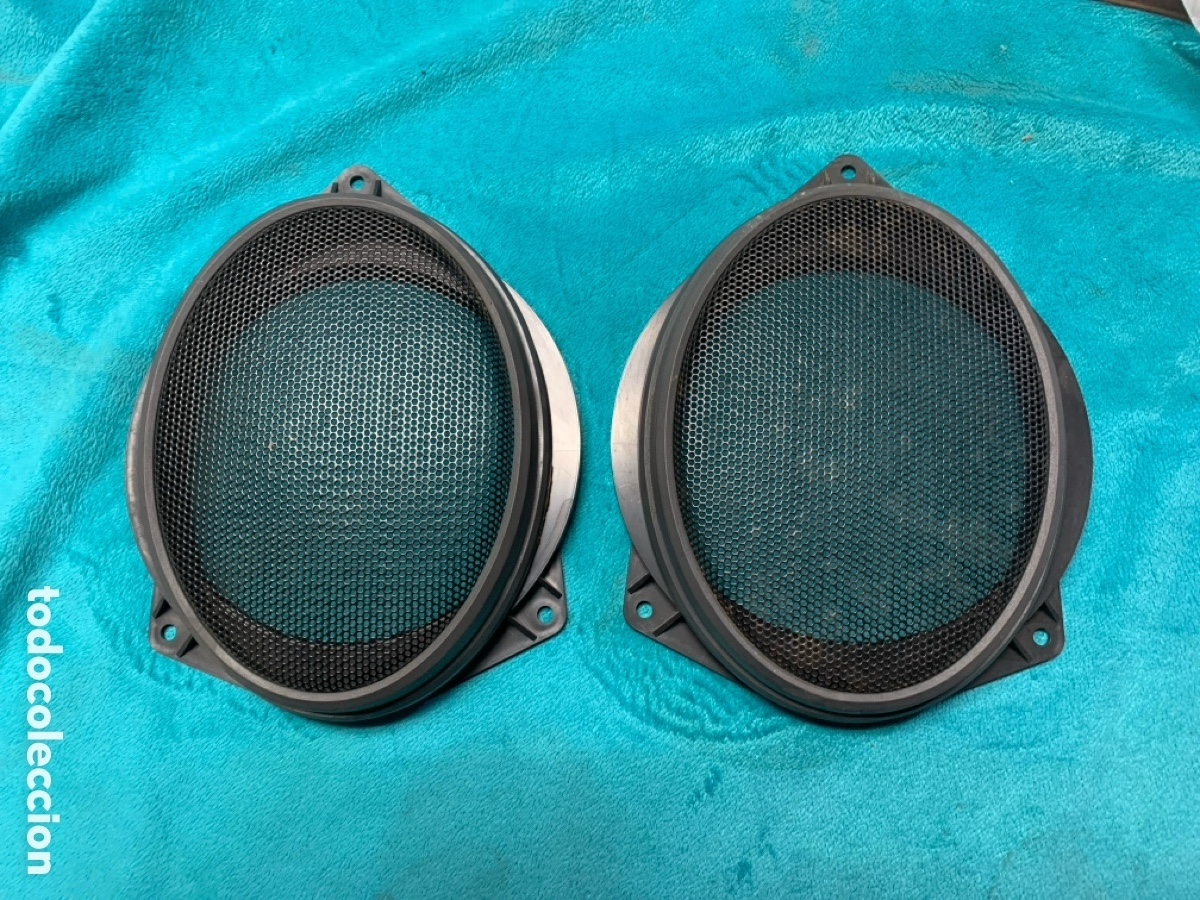 Autos und Motorr&auml;der: REJILLA ALTAVOZ ( FORD ESCORT 95 )