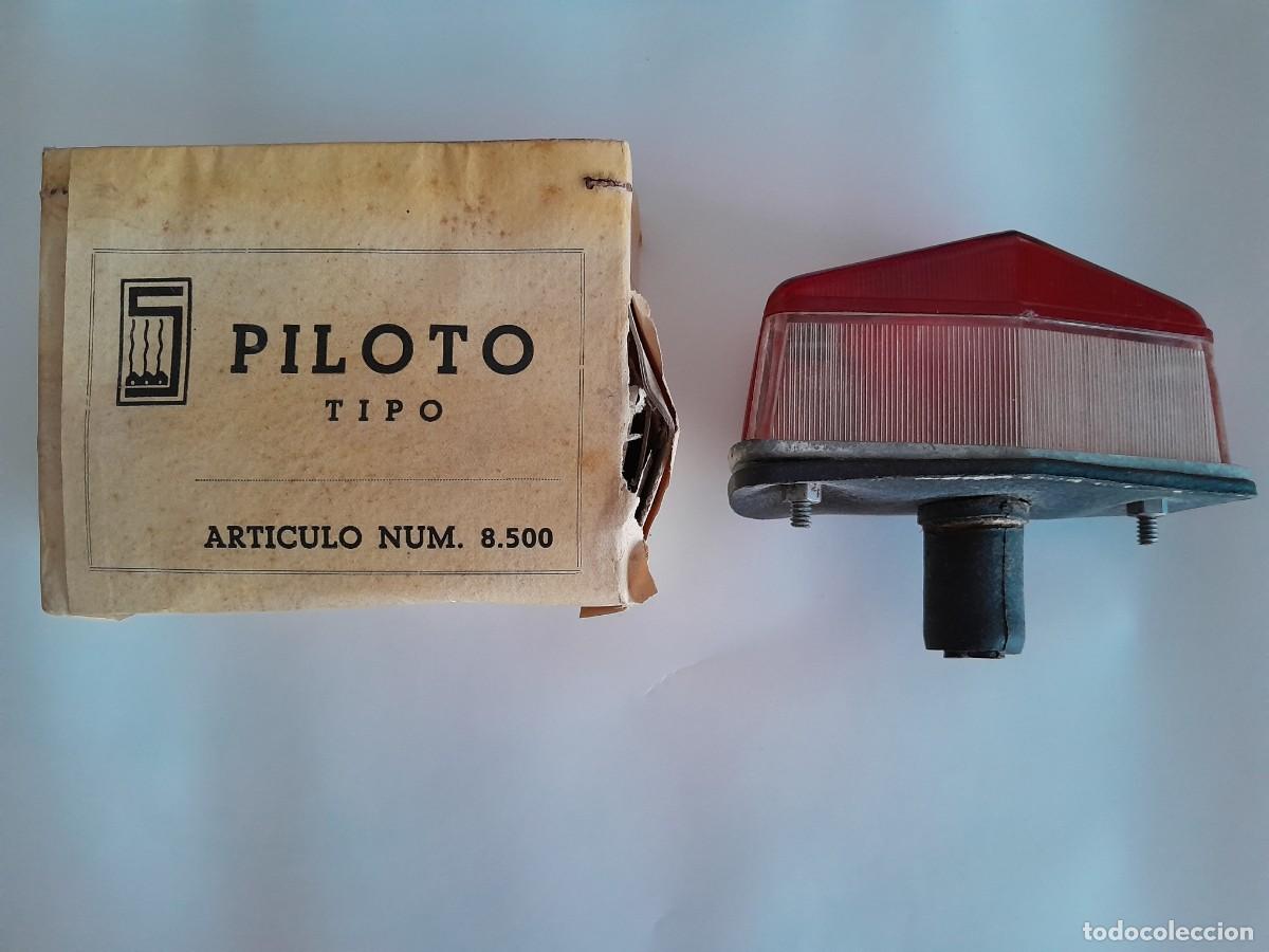 Automobili e Motociclette: ANTIGUO PILOTO TIPO COLOR ROJO BLANCO SALUDES CAJA ORIGINAL SEGURAMENTE PARA AUTOMOVIL A&Ntilde;OS 50 60 RV