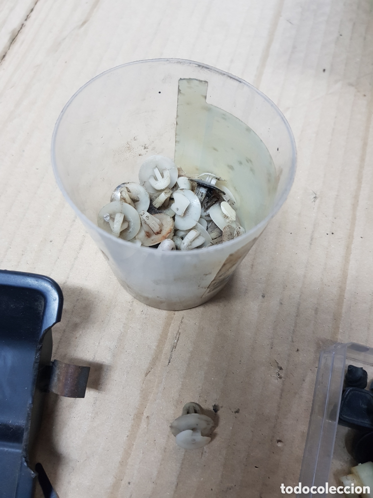 Coches y Motocicletas: Grapas de las puertas chrysler 180