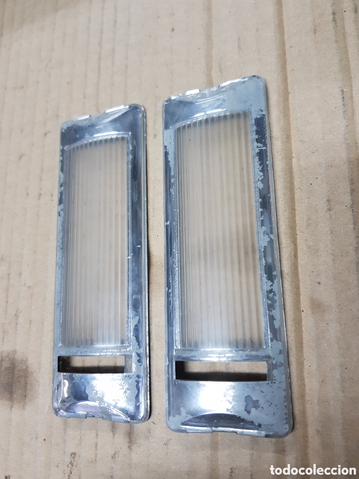 Coches y Motocicletas: Plafones del techo Chrysler 180