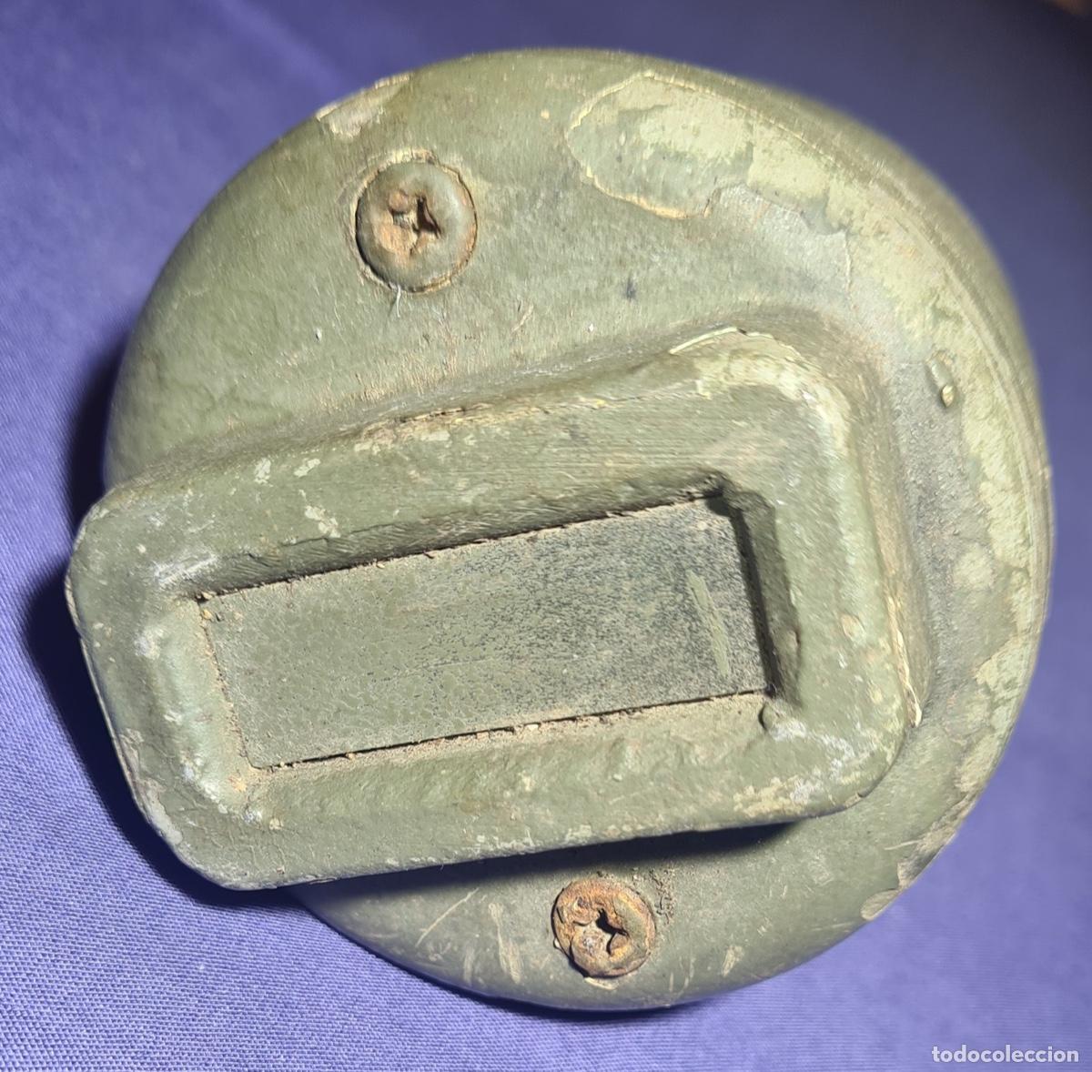 Automobili e Motociclette: Jeep Willys antiguo. Luz de guerra tipo ojo de gato.