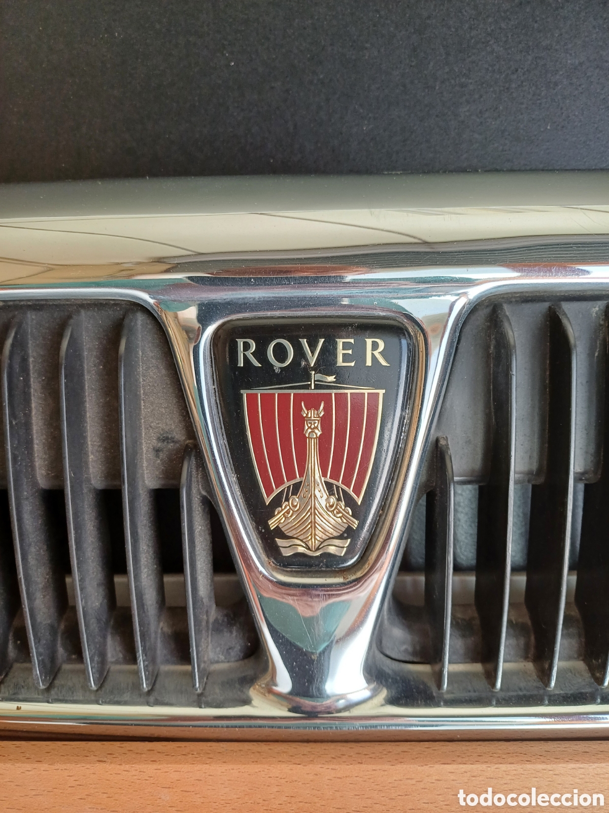 Coches y motocicletas: EMBLEMA FRONTAL ROVER - Foto 1
