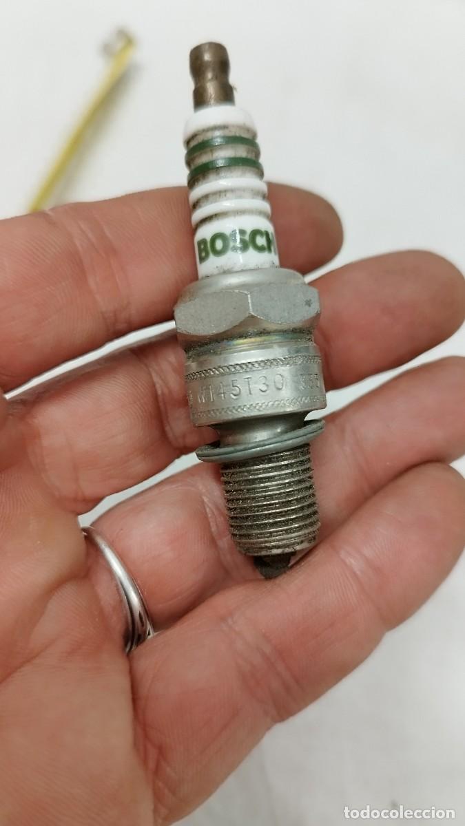 Coches y motocicletas: Antigua buj&iacute;a marca Bosch - Foto 2