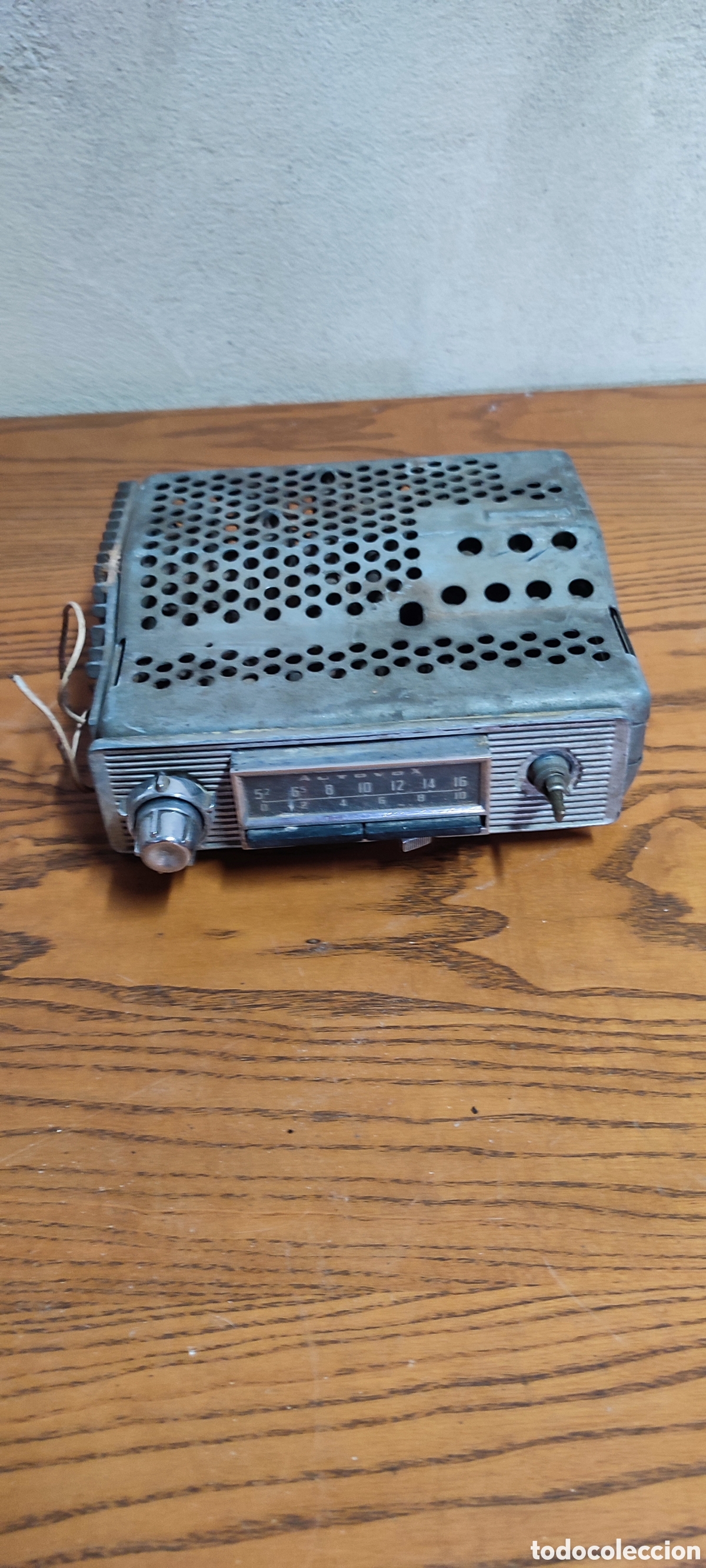 Automobili e Motociclette: Antigua radio de coche Autovox de Marconi Espa&ntilde;a. Para probar y restaurar.