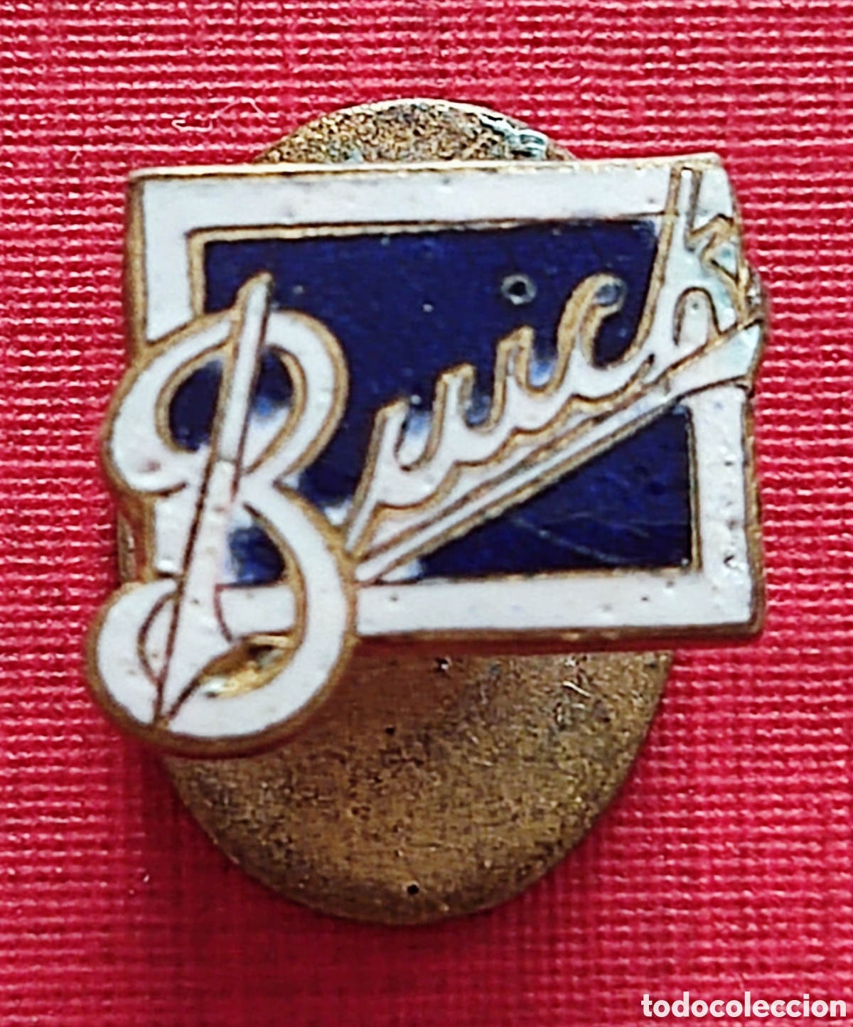 Autos und Motorr&auml;der: BUICK CAR AUTO ENAMELED BADGE USA C. 1950
