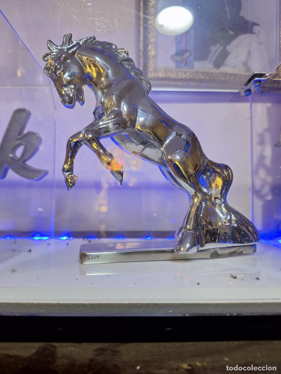 Autos und Motorr&auml;der: Colecion adornos Originales Capot coche. nuevos