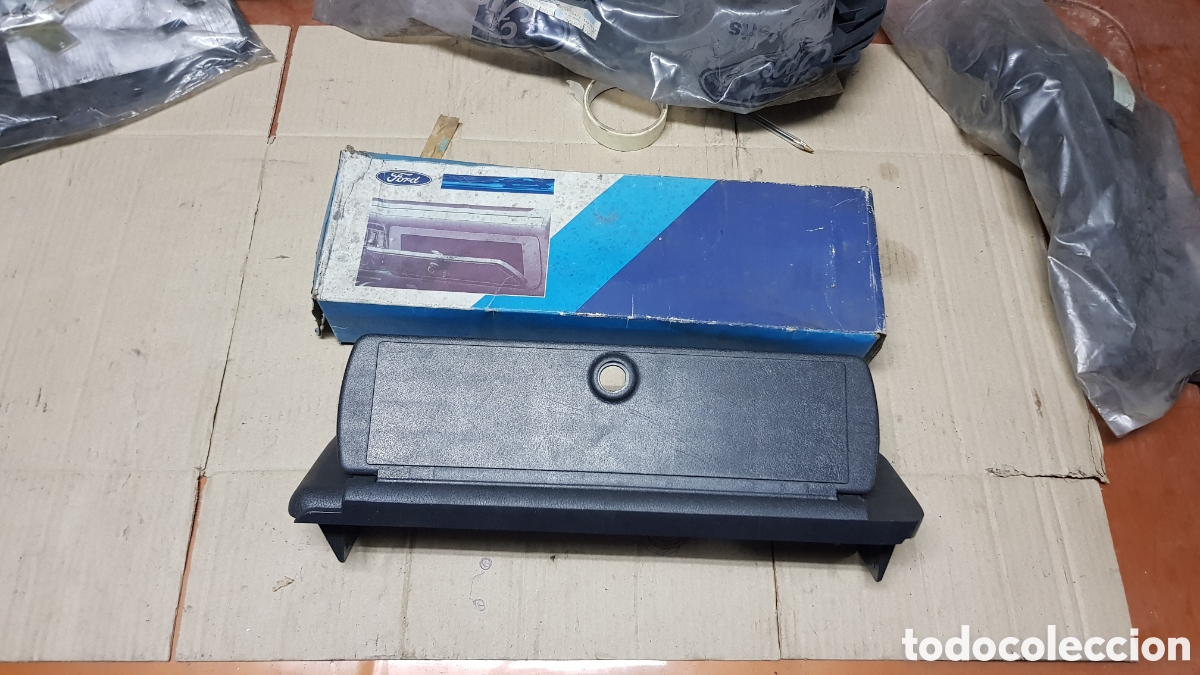 Coches y Motocicletas: Guantera Ford Fiesta mk1