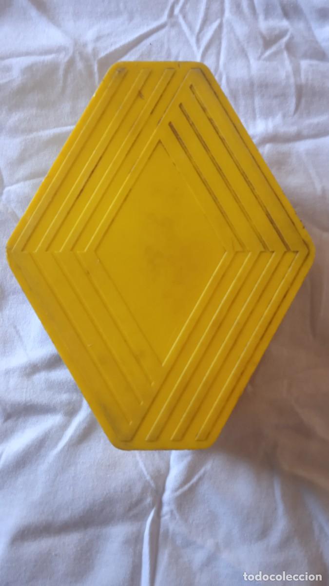Voitures et Motocyclettes: Caja repuestos lamparas Renault.