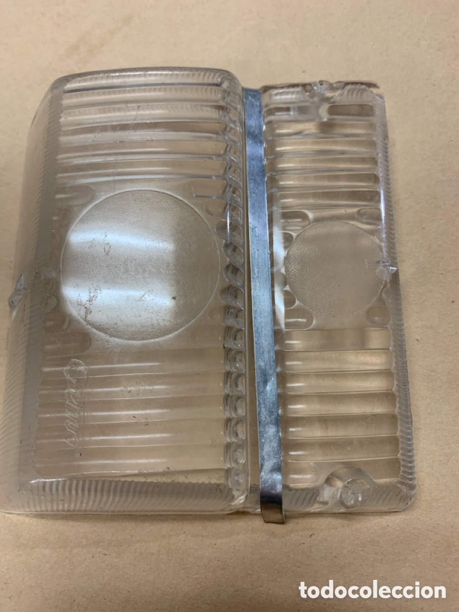 Autos und Motorr&auml;der: TULIPA PILOTO DELANTERO IZQUIERDO-GEMO ( SEAT 1500 )