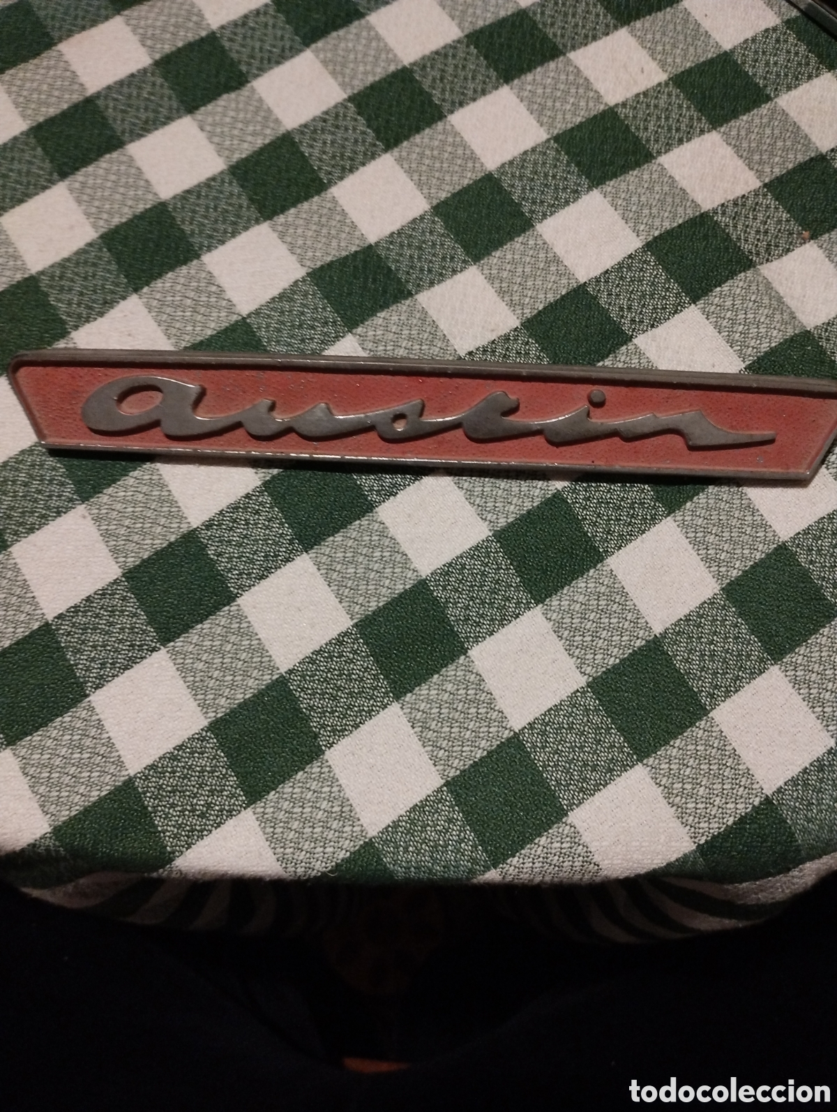 Automobili e Motociclette: Anagrama original met&aacute;lico de Austin