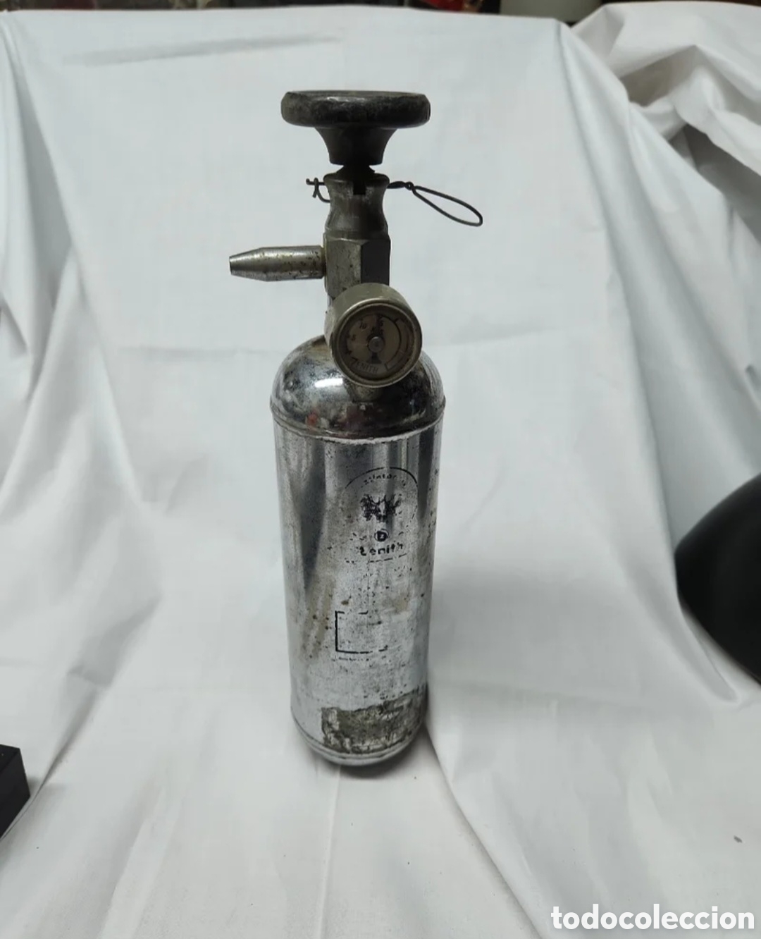 Autos und Motorr&auml;der: ANTIGUO EXTINTOR ZENITH COCHE??