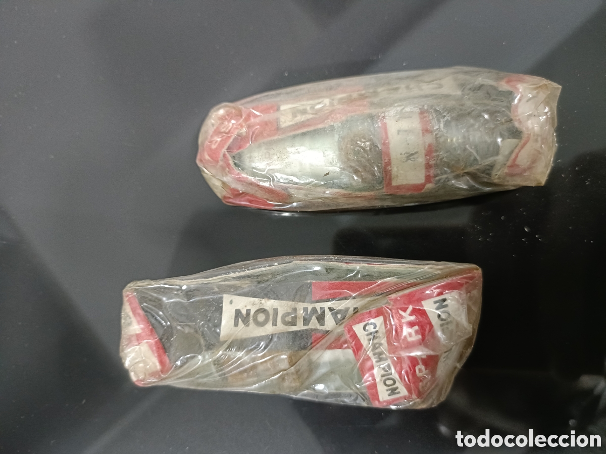 Autos und Motorr&auml;der: Vintage 2 buj&iacute;as Champion