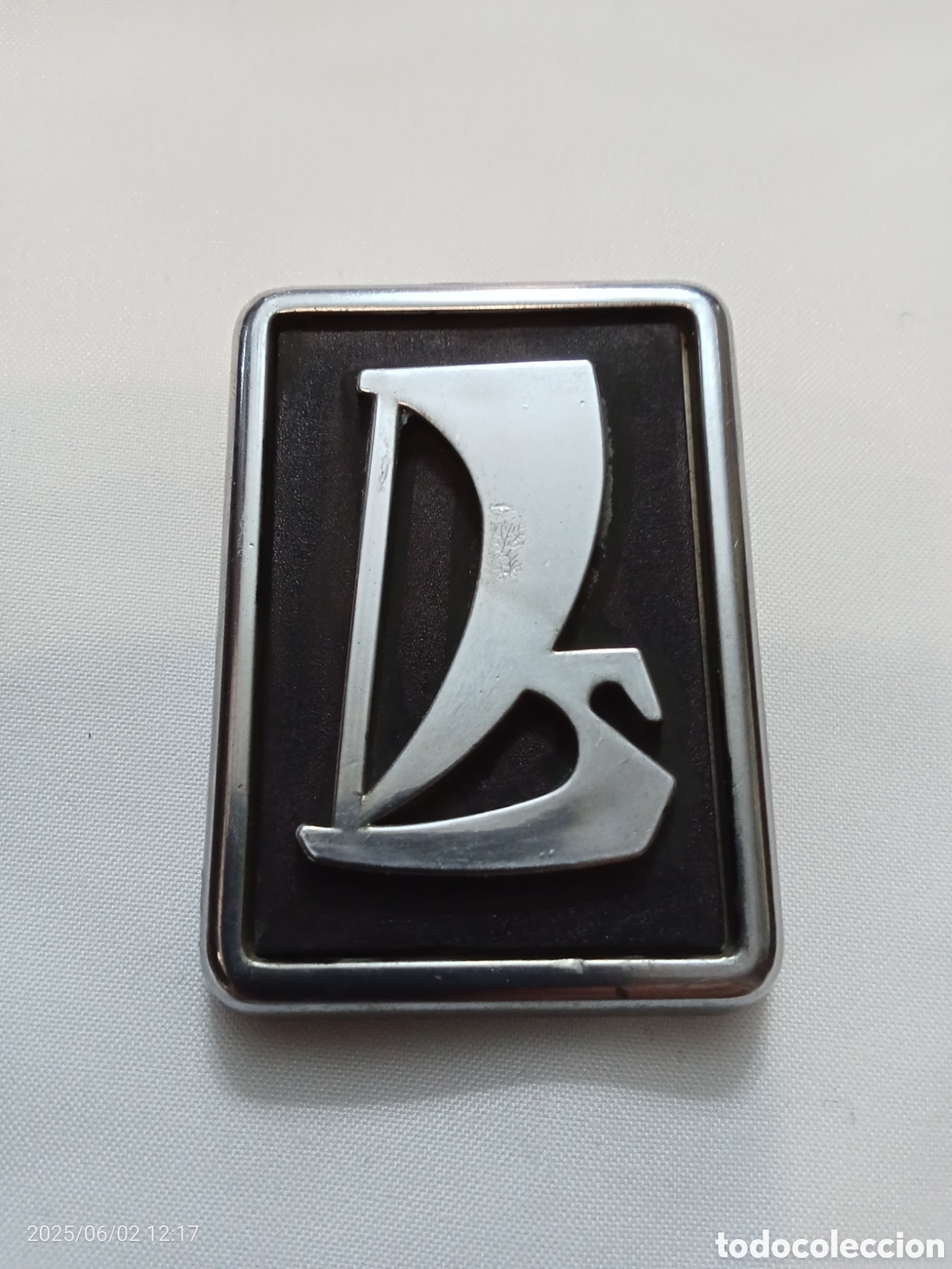 Voitures et Motocyclettes: EMBLEMA LOGO INSIGNIA CROMO MATE