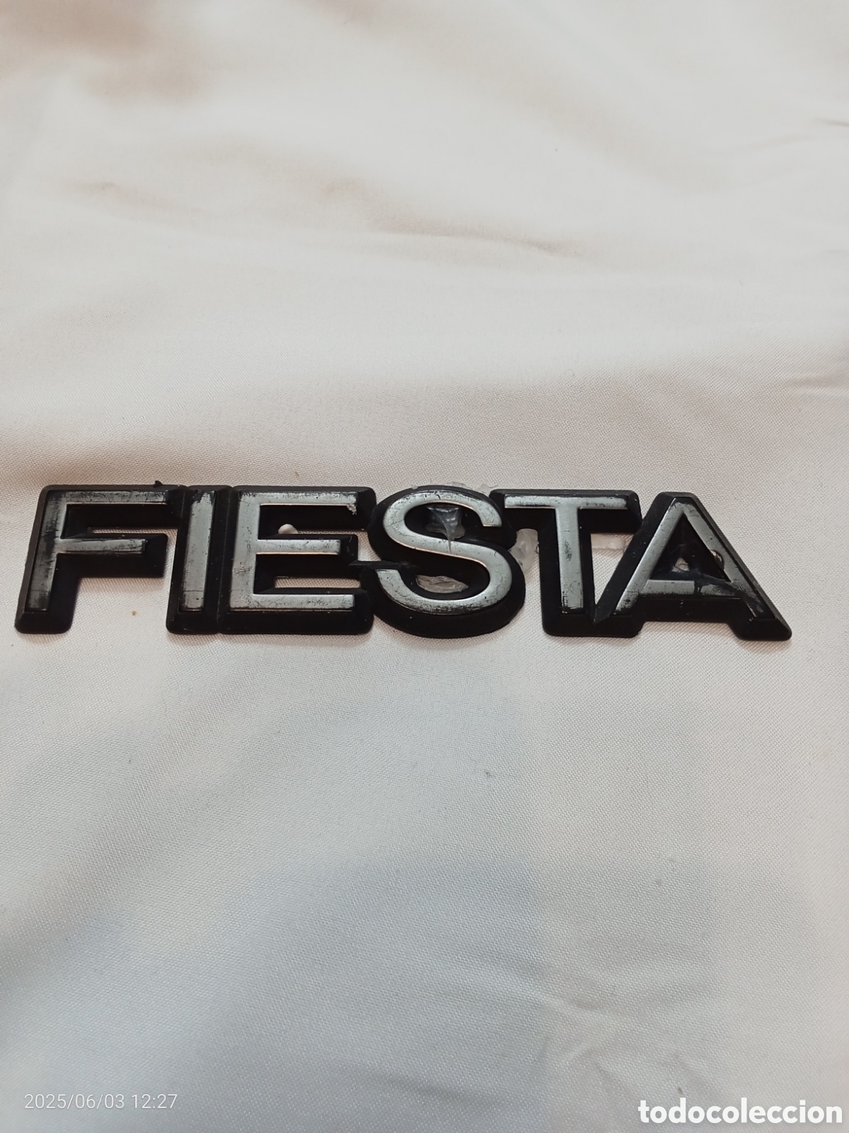 Voitures et Motocyclettes: EMBLEMA LOGOTIPO INSIGNIA FORD FIESTA MOMOGRAMA