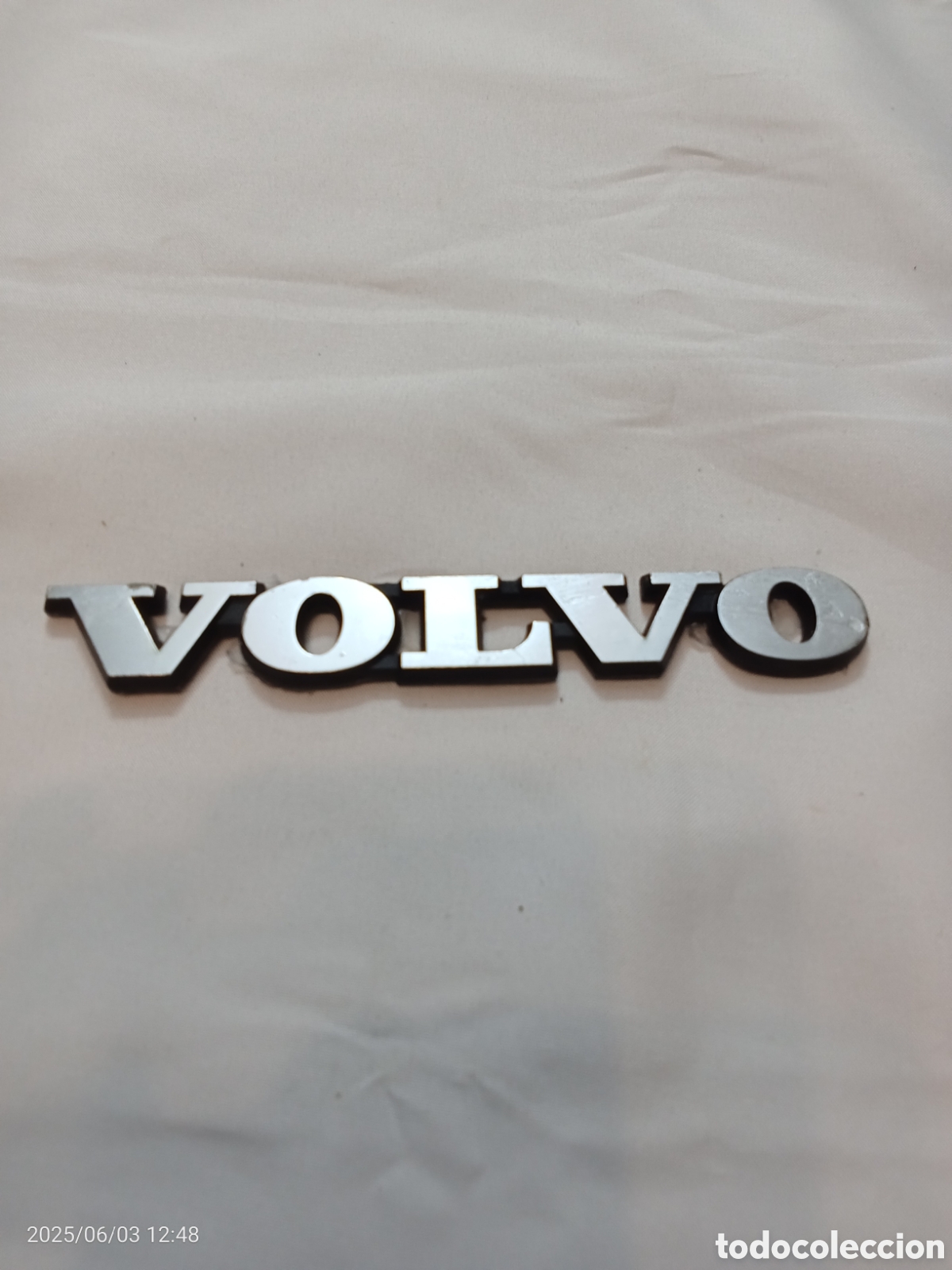 Voitures et Motocyclettes: ANAGRAMA LOGO VOLVO EMBLEMA