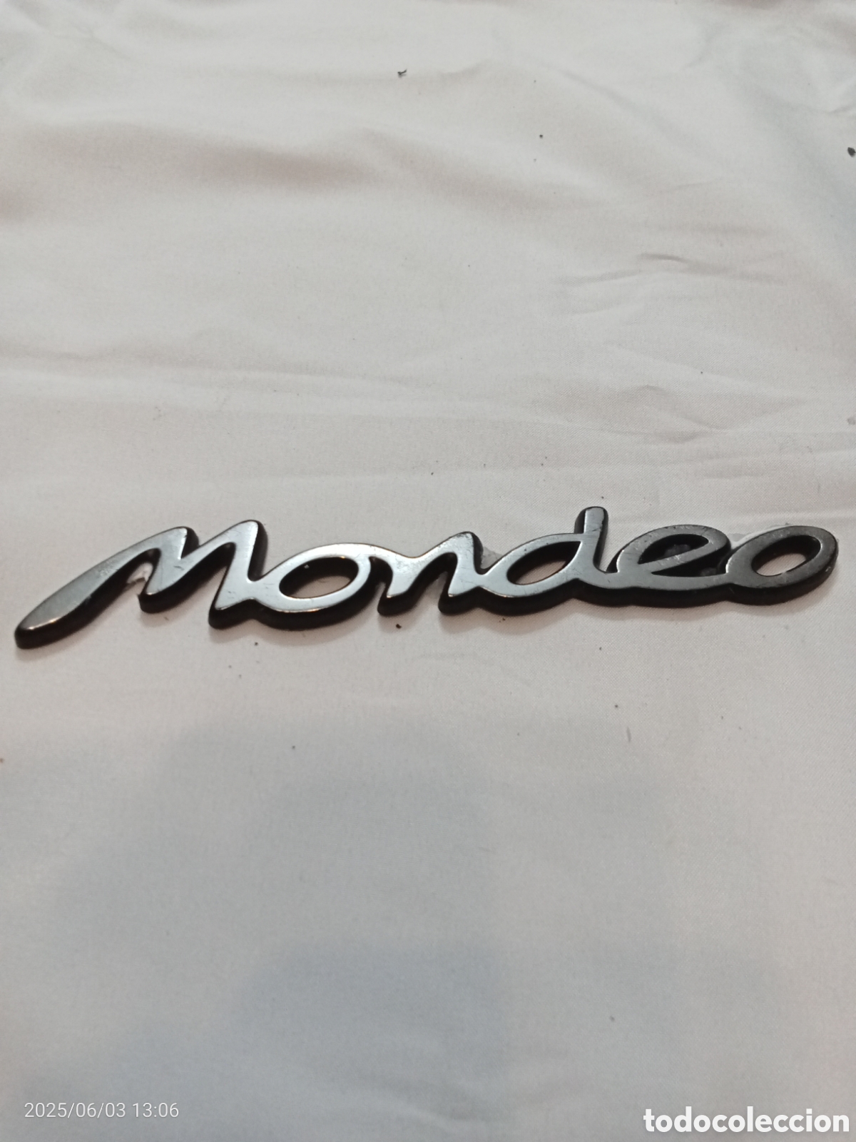 Voitures et Motocyclettes: INSIGNIA DEL PORT&Oacute;N FORD MONDEO