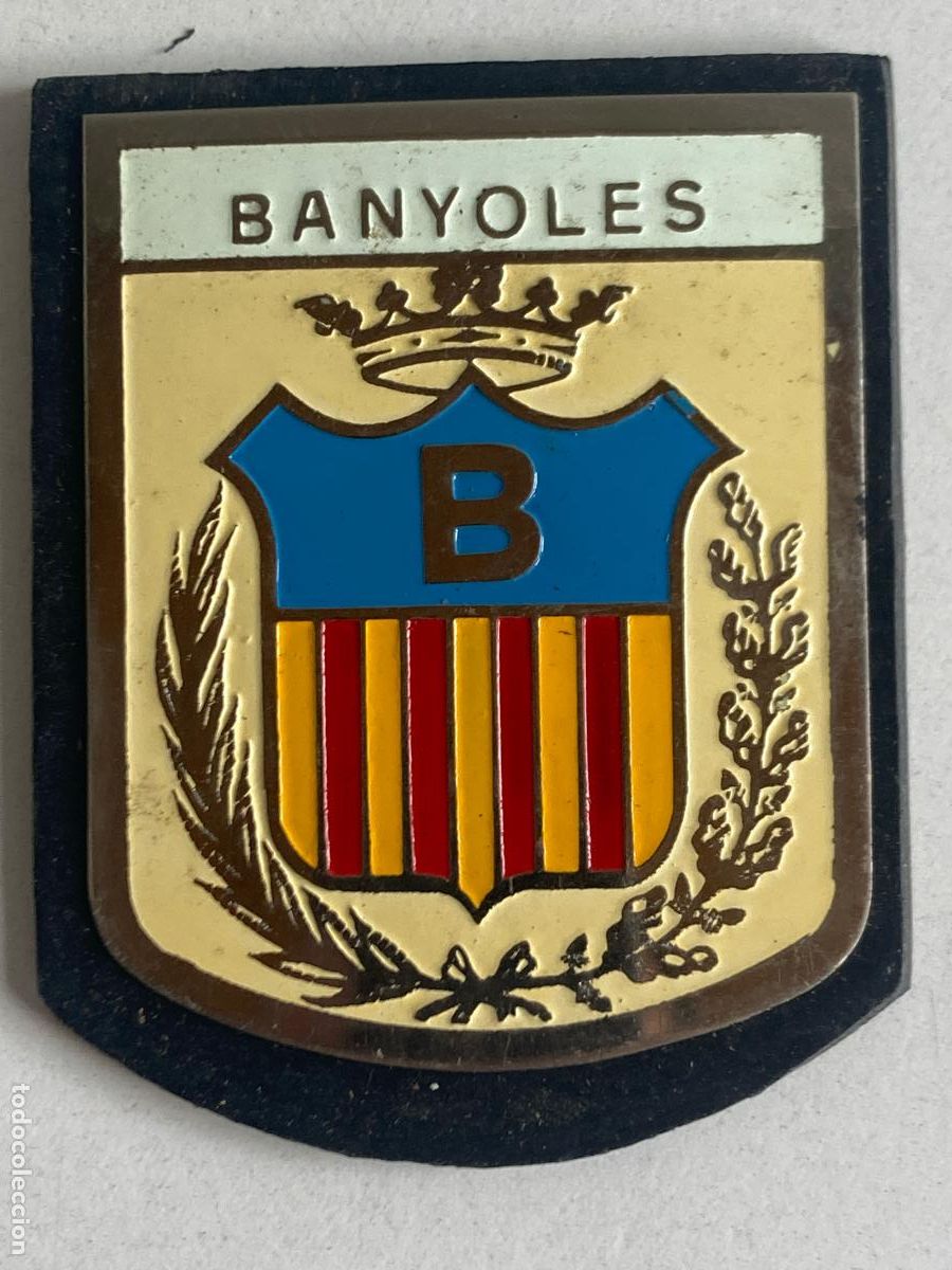 Autos und Motorr&auml;der: ANTIGUO ESCUDO METALICO PARA COCHES - BANYOLES, SIN USAR