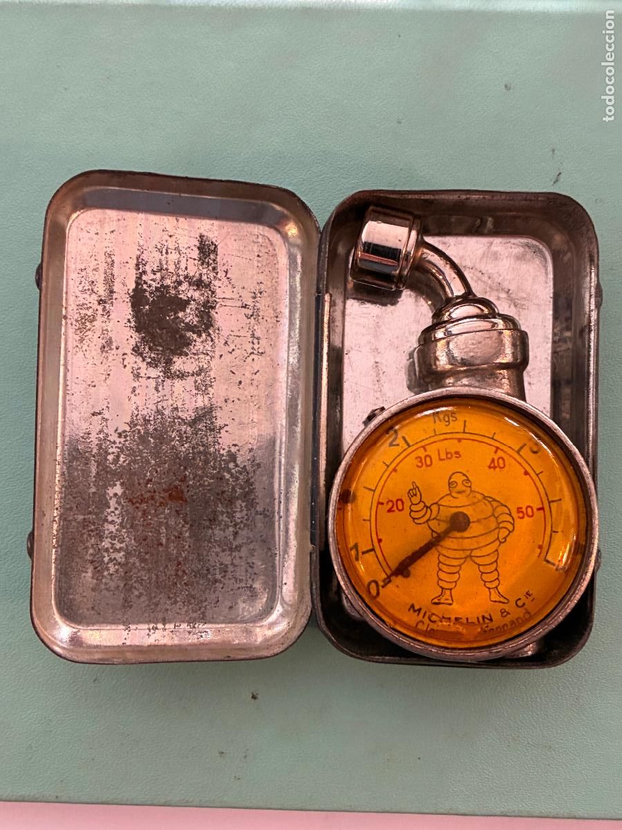 Automobili e Motociclette: Antiguo medidor de presion marca Michelin Flora para neum&aacute;ticos coche y moto Francia caja original