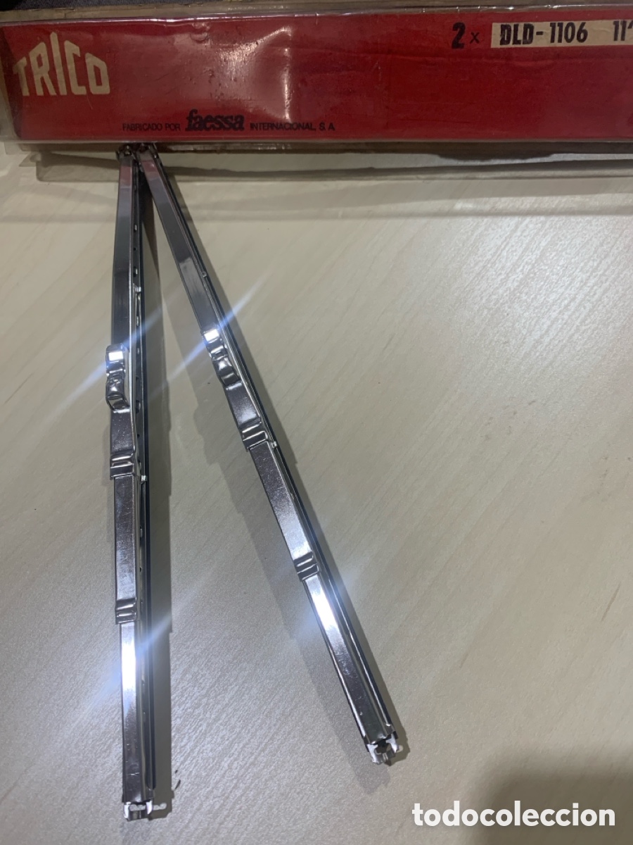 Coches y Motocicletas: JUEGO ESCOBILLAS LIMPIA -TRICO DLD-1106 11&rsquo; ( SEAT 600 de 1955/59- seat 1400 A y B de 1952/59