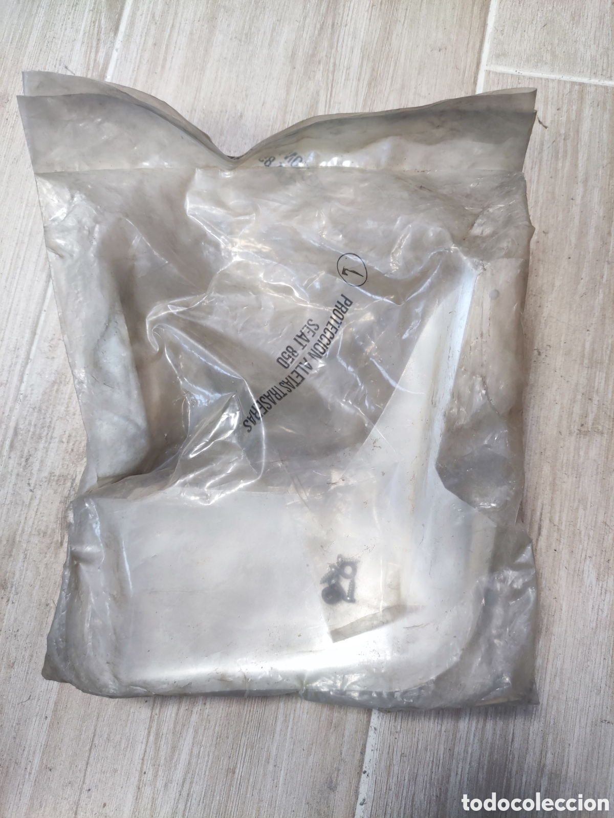 Coches y Motocicletas: Protecci&oacute;n aletas traseras SEAT 850