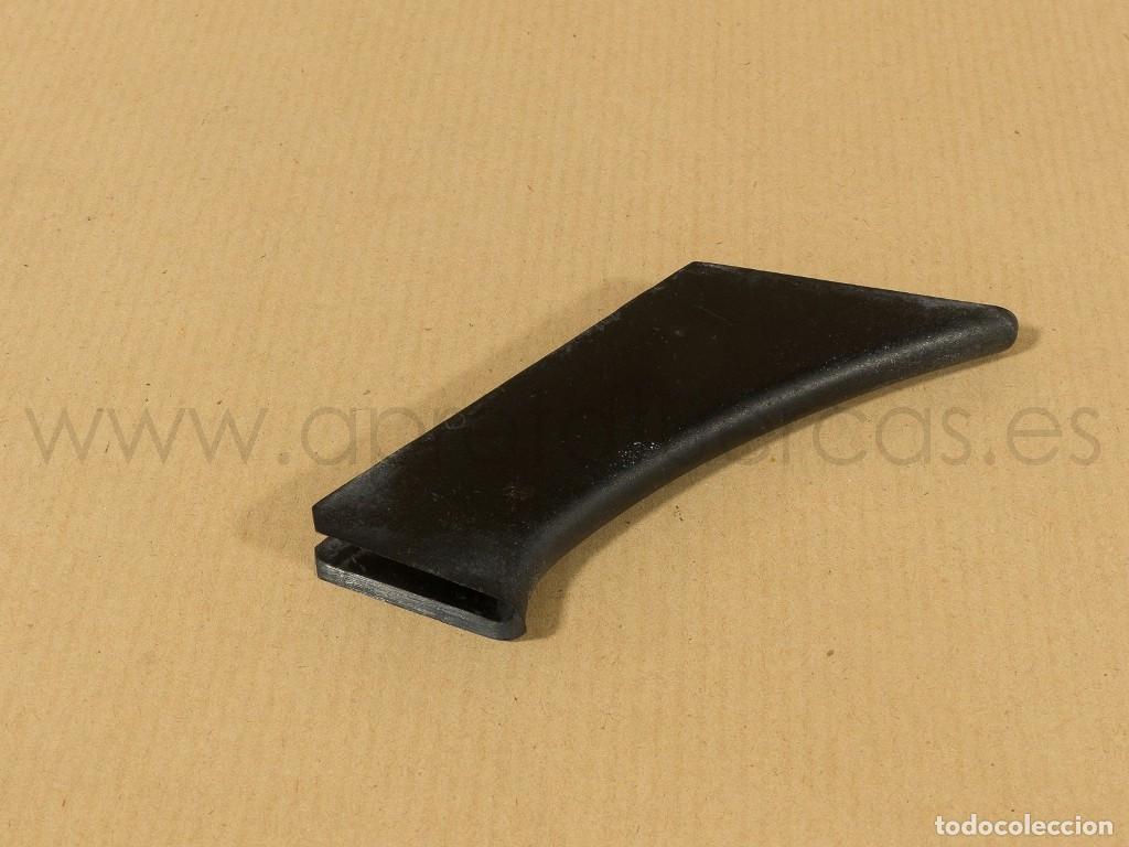 Voitures et Motocyclettes: Tapa entrada de aire para Volkswagen Golf 3