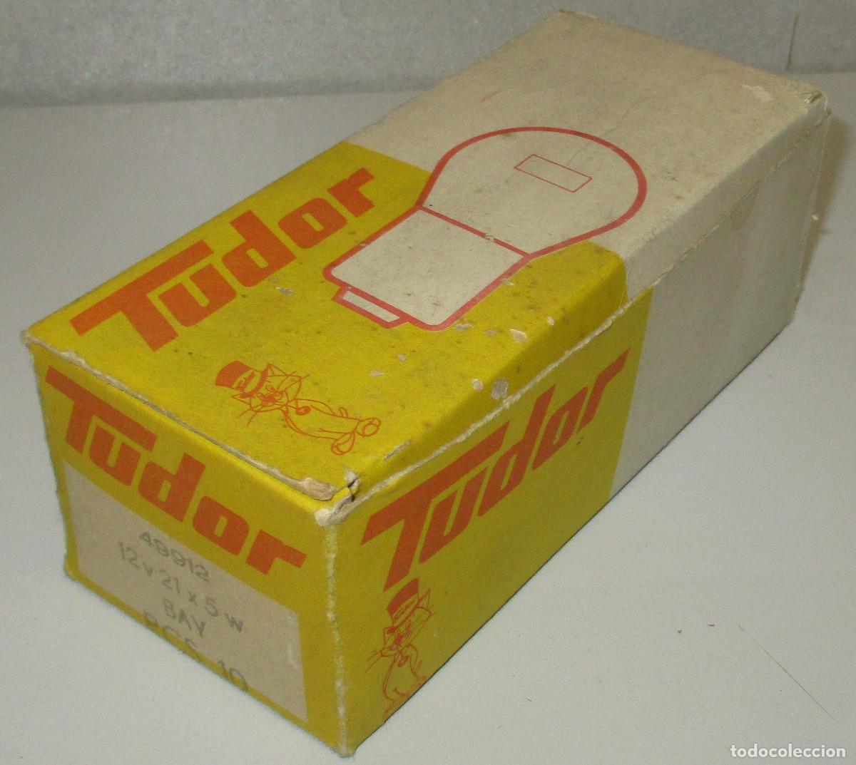 Coches y Motocicletas: Antigua caja con 10 l&aacute;mparas, bombillas TUDOR ref. 49912 12V 21 x 5W, coche vintage