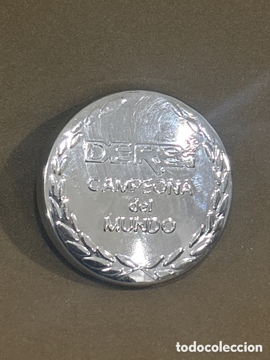 Coches y Motocicletas: TAP&Oacute;N MET&Aacute;LICO DE DEP&Oacute;SITO DE GASOLINA DE DERBI CAMPEONA DEL MUNDO *VER DOTOS*