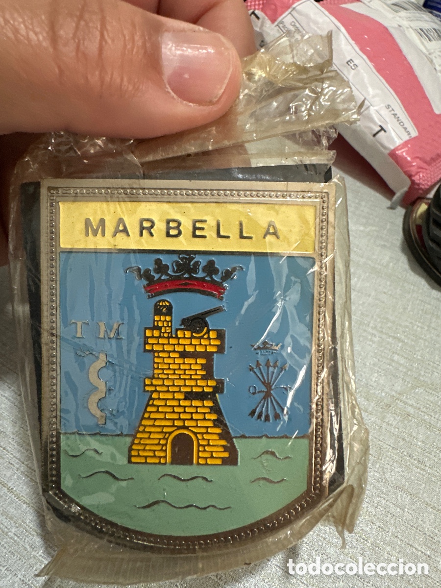 Coches y motocicletas: Escudo coche vintage Marbella