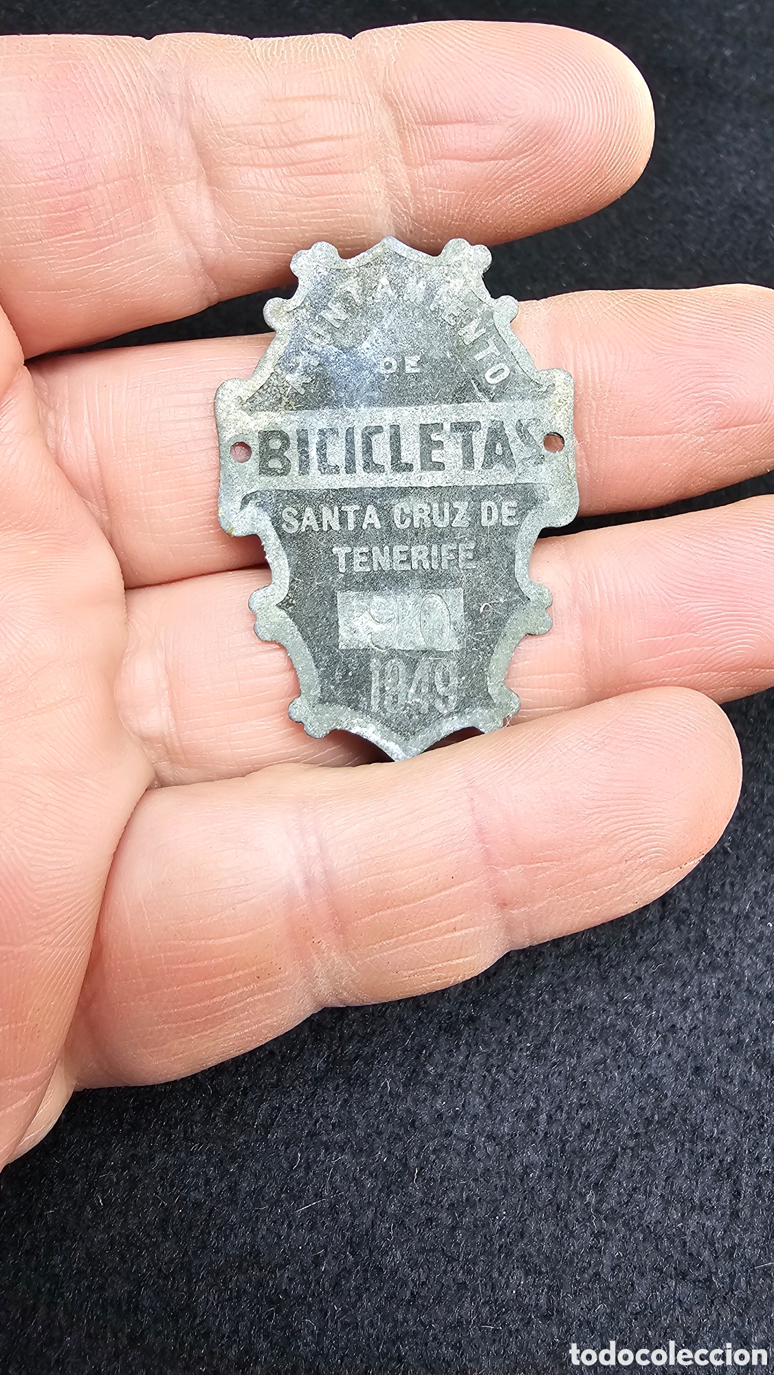 Coches y Motocicletas: Antigua matr&iacute;cula de bicicleta 1949