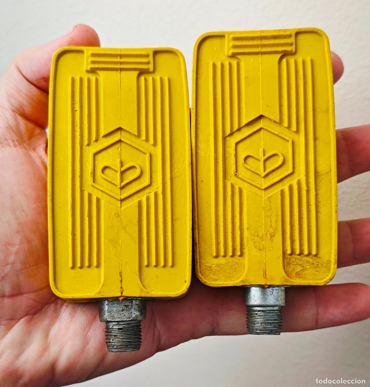 Autos und Motorr&auml;der: JUEGO DE PEDALES PARA VESPINO AMARILLOS - CICLOMOTOR BICICLETA MOTORETTA - A&Ntilde;OS 80