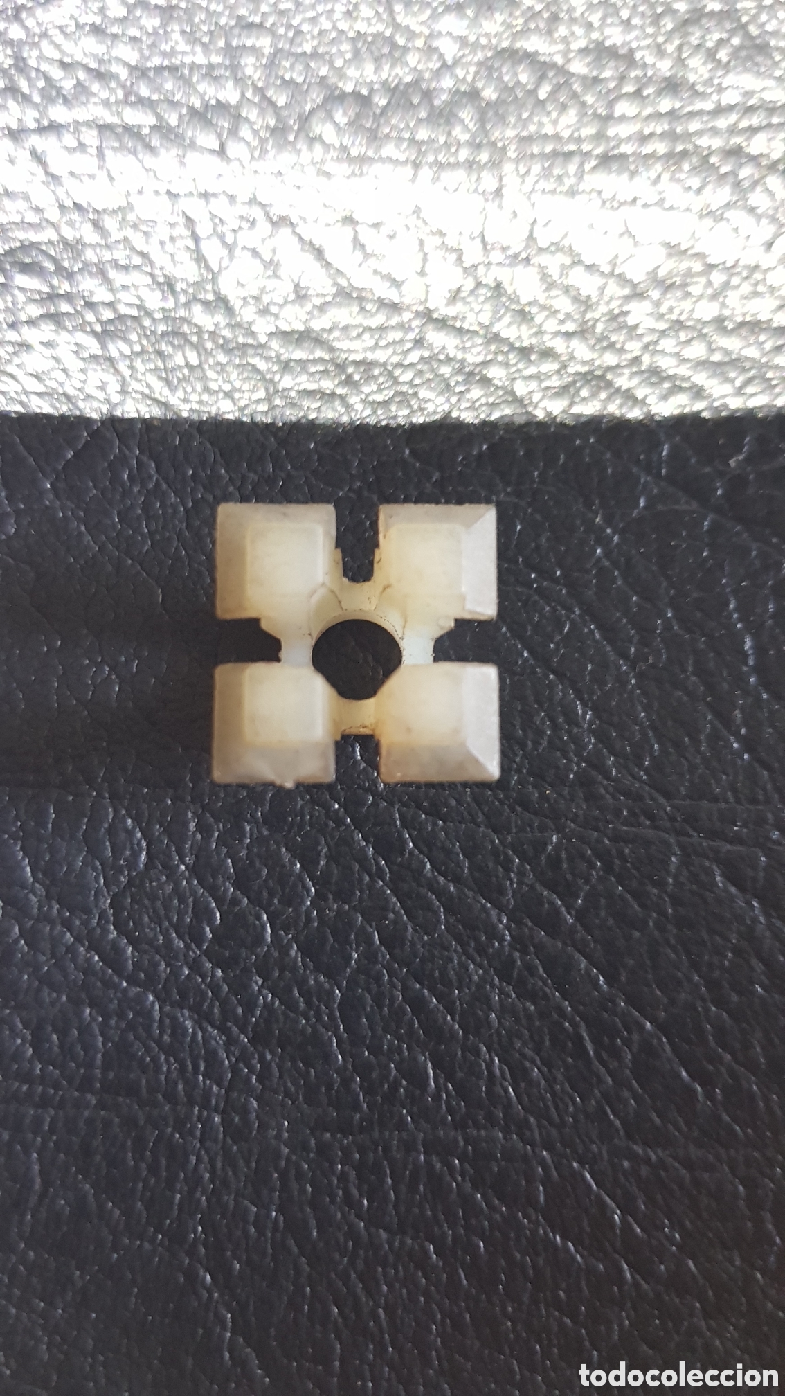 Coches y Motocicletas: Grapas de los faros delanteros Seat 128